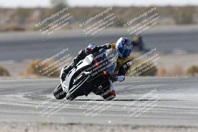 media/Nov-16-2025-Race Pace (Sun) [[8c5fa54630]]/Non Verified Riders (1st 20 Minutes)/1-Turn 14 (10am)/